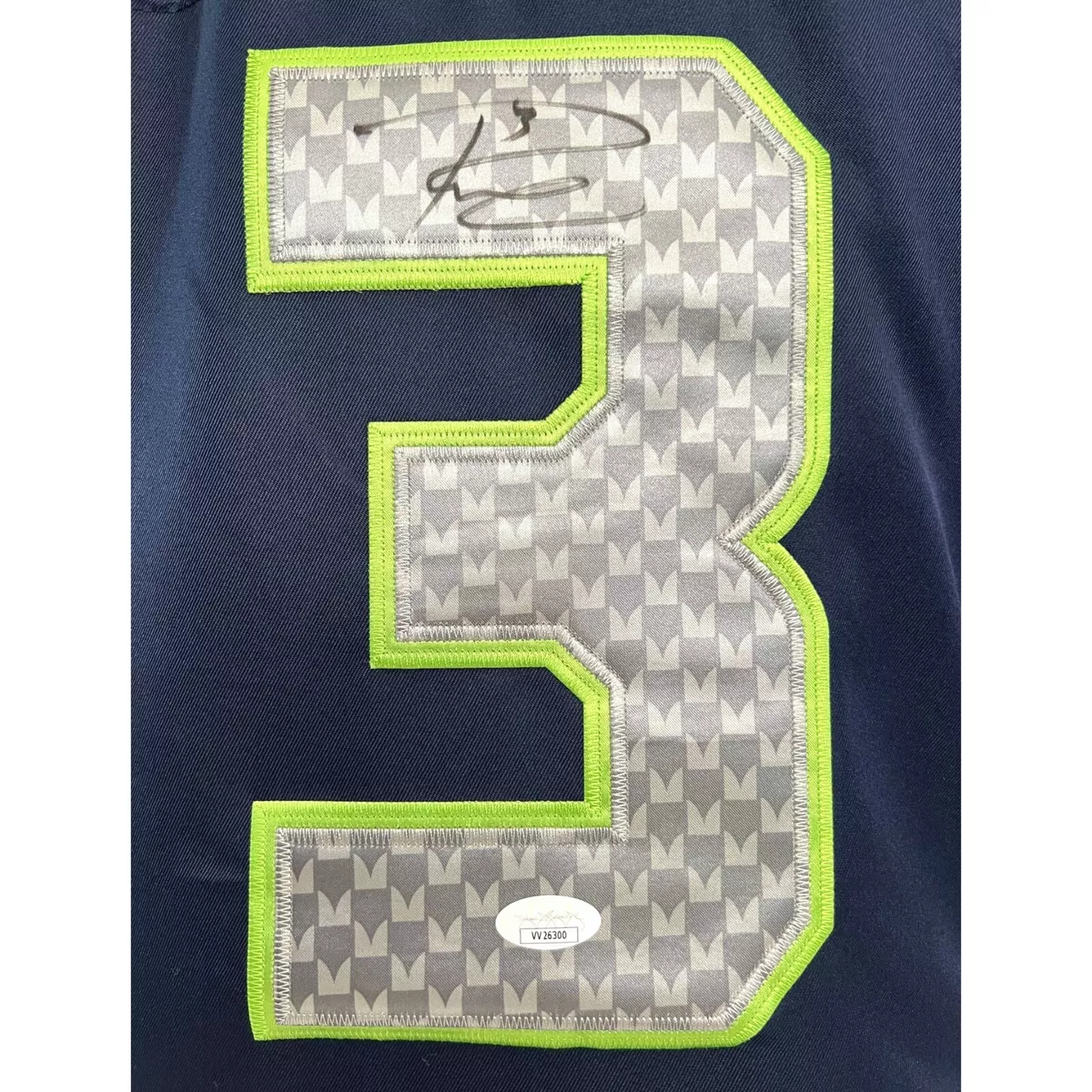 Russell wilson top signed jersey