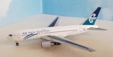 Aeroclassics AC411213 Air New Zealand Boeing 767-200 ZK-NBC Diecast 1/400 Model