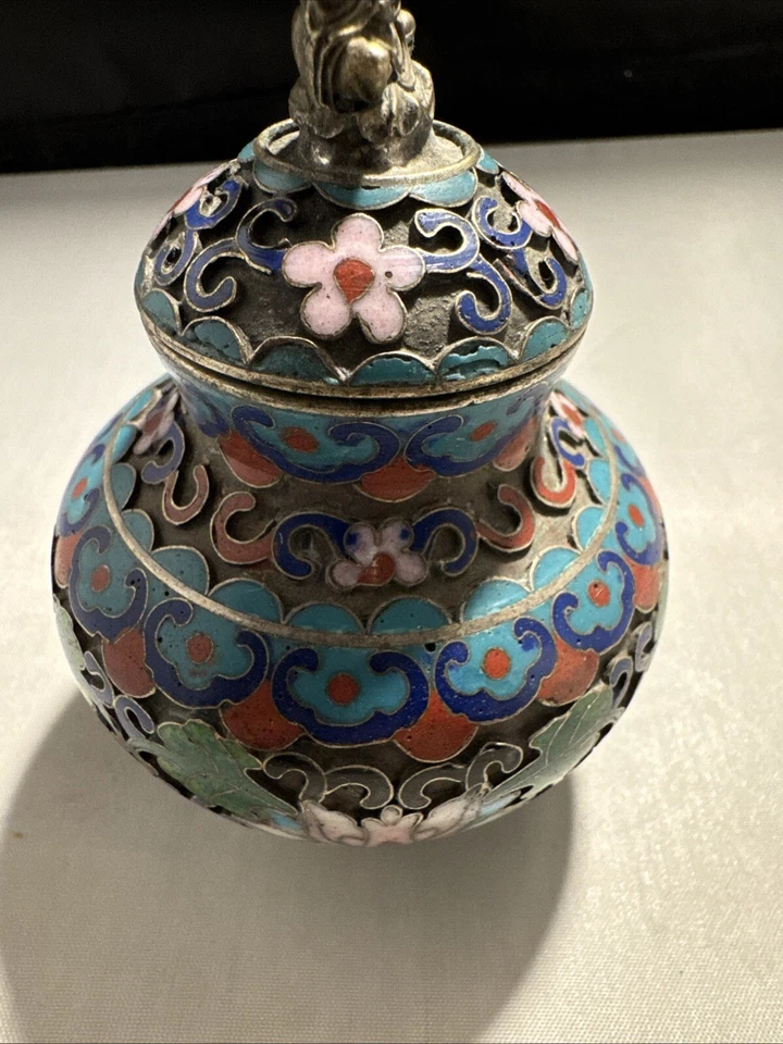 Urna azul cloisonne china con motivo floral decorativo y estatua de Guan Yin (2) Foto 4 de 4