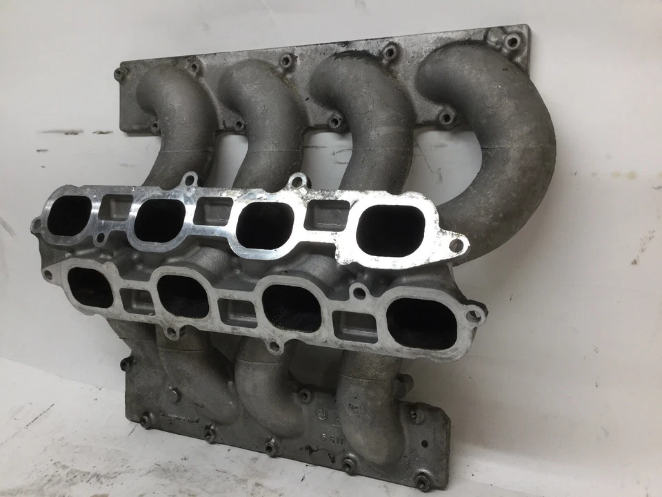 Нижний впускной коллектор 8 цилиндров 2005-2011 VOLVO XC90 S80 30720334 - Изображение 2 из 4