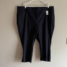 Lane Bryant Women Plus 28 Navy Mid-Rise 4-Season Signature Fit Capri Pant NWT