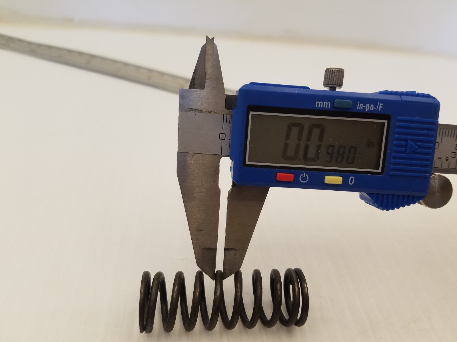 COMPRESSION SPRING STEEL 2-1/32" LONG, 3/4"OD~NOS