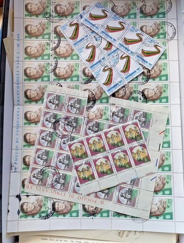 STAMPS LOT divided by NATION and between commemorative, ordinary, new and used + 100