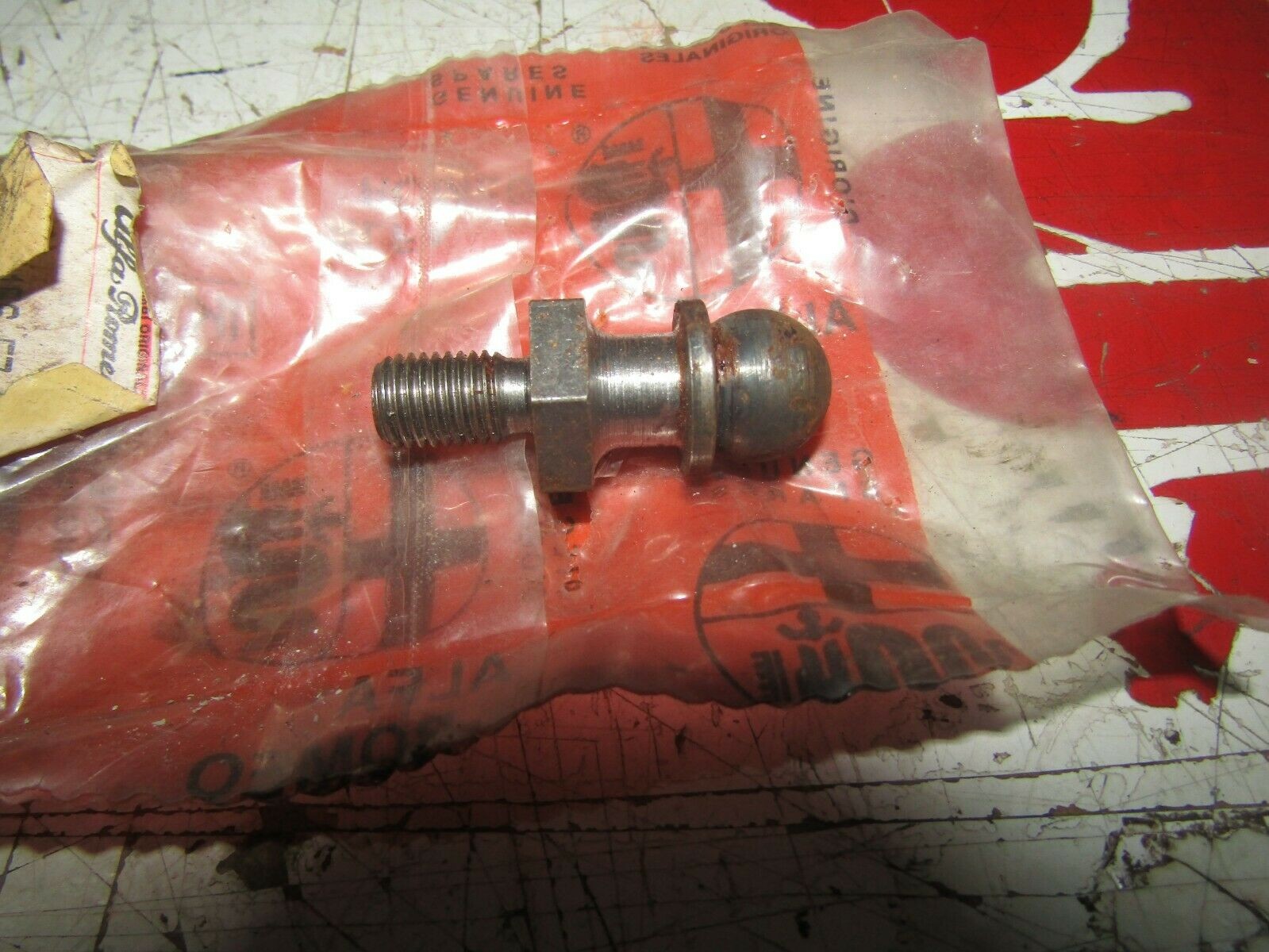 NEW ORIGINAL ALFA 75 CLUTCH FORK SUPPORT BALL PIN 60521156