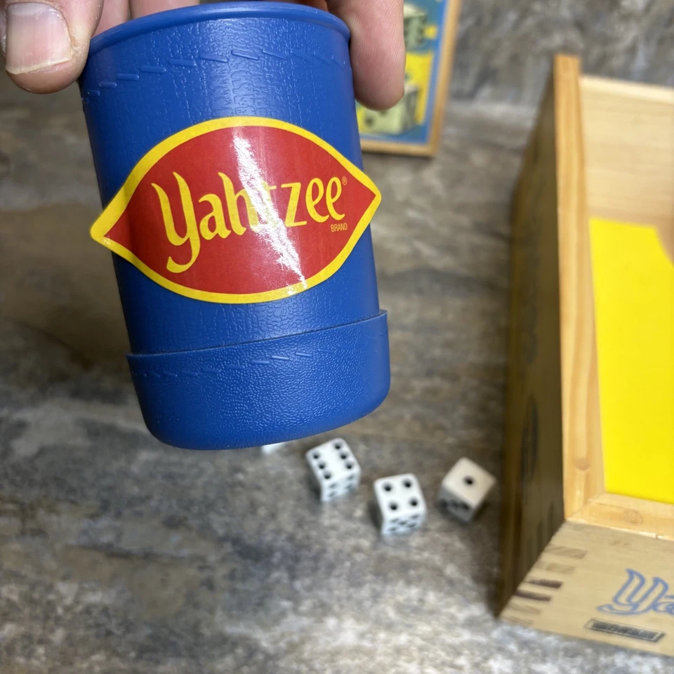 Yahtzee Nostalgia Games Series Wooden Box Parker Bros Hasbro 2004 Dice vintage - Image 4 of 4