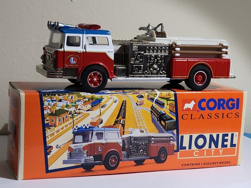 Corgi Lionel City Mack CF Pumper 52002