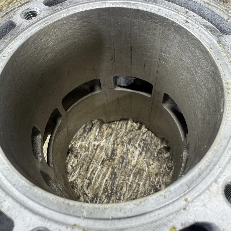 Polaris IQ 700 CFI Switchback 3021866 Good Cylinder Snowmobile - Image 4 of 4