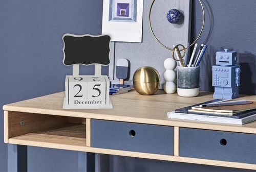 Vintage-Style Wooden Perpetual Calendar with Chalkboard Desktop Organizer Gift - Picture 3 of 4