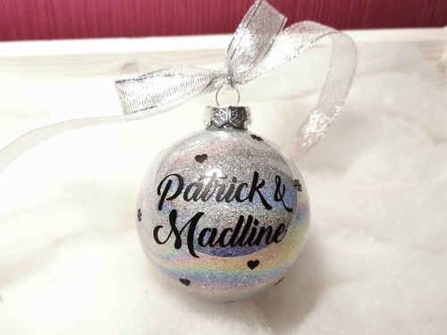 Weihnachtskugel aus Glas 8cm mit Namen + Wunschfüllung Federn Glitzer Schnee - Bild 12 von 12