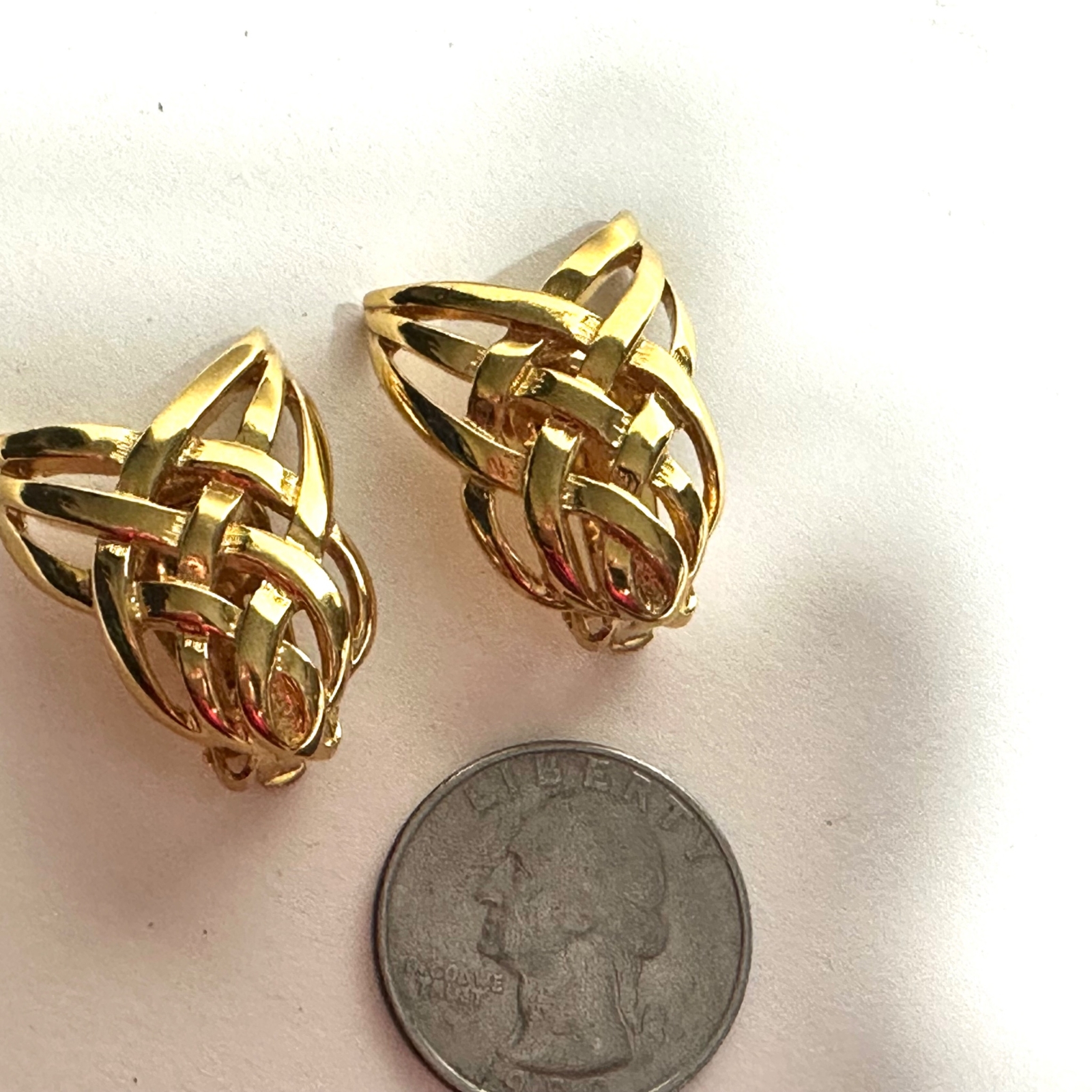 JS Woven Interconnected Infinity Design Celtic Ea… - image 4