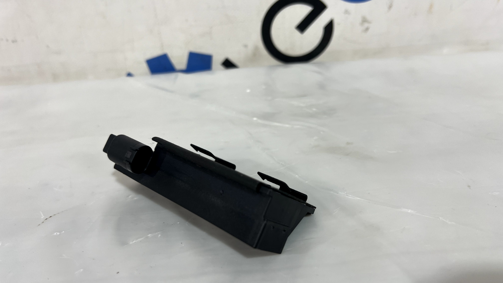 2014 - 2024 Maserati Quattroporte Keyless Entry Antenna Module 68067753AA