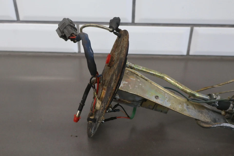 Bomba de combustible Toyota Land Cruiser 1991-1992 OEM *probada en video* Foto 2 de 4