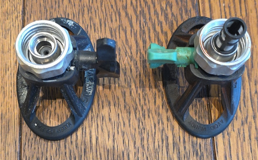 Graco Electric Handheld Airless Paint Gun Sprayer True Coat Plus 258875 & Case