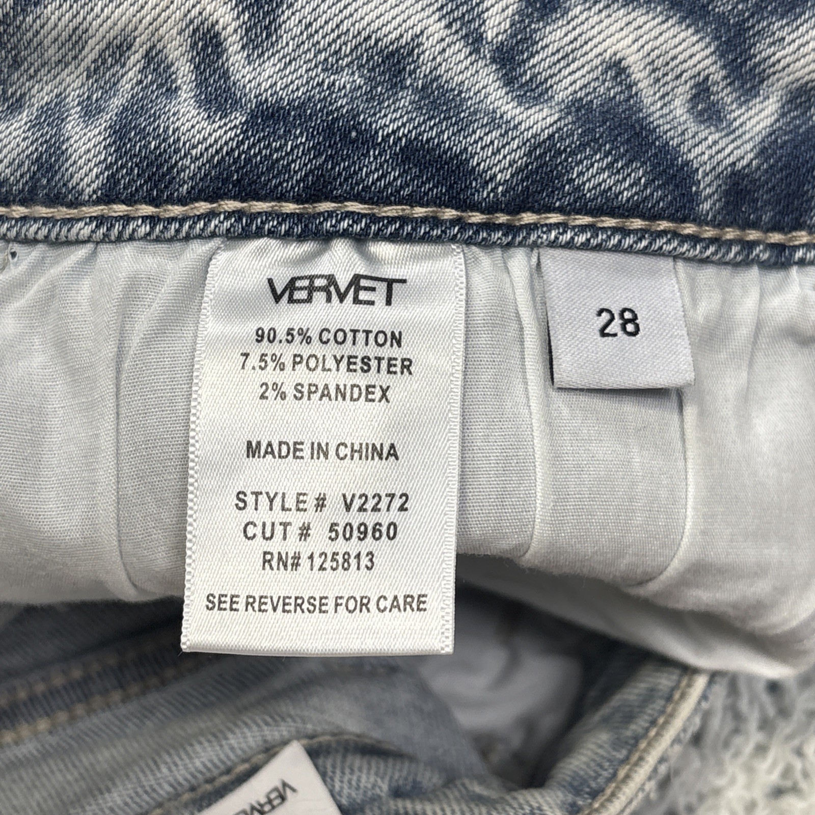 Vervet Blue Erika women’s blue jeans 28 X 25 distressed NEW - View 8