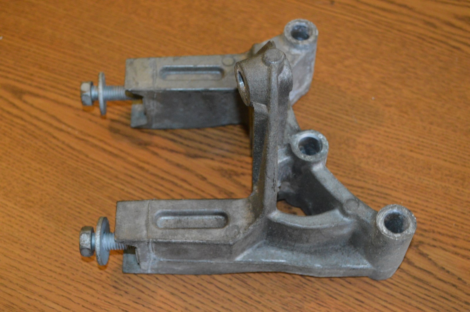 0813 DODGE AVENGER LEFT TRANSMISSION MOUNT 05085825 2.4L eBay