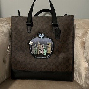 coach graham tote