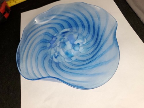 Beautiful vintage hand blown glass blue candy dish - Picture 9 of 10