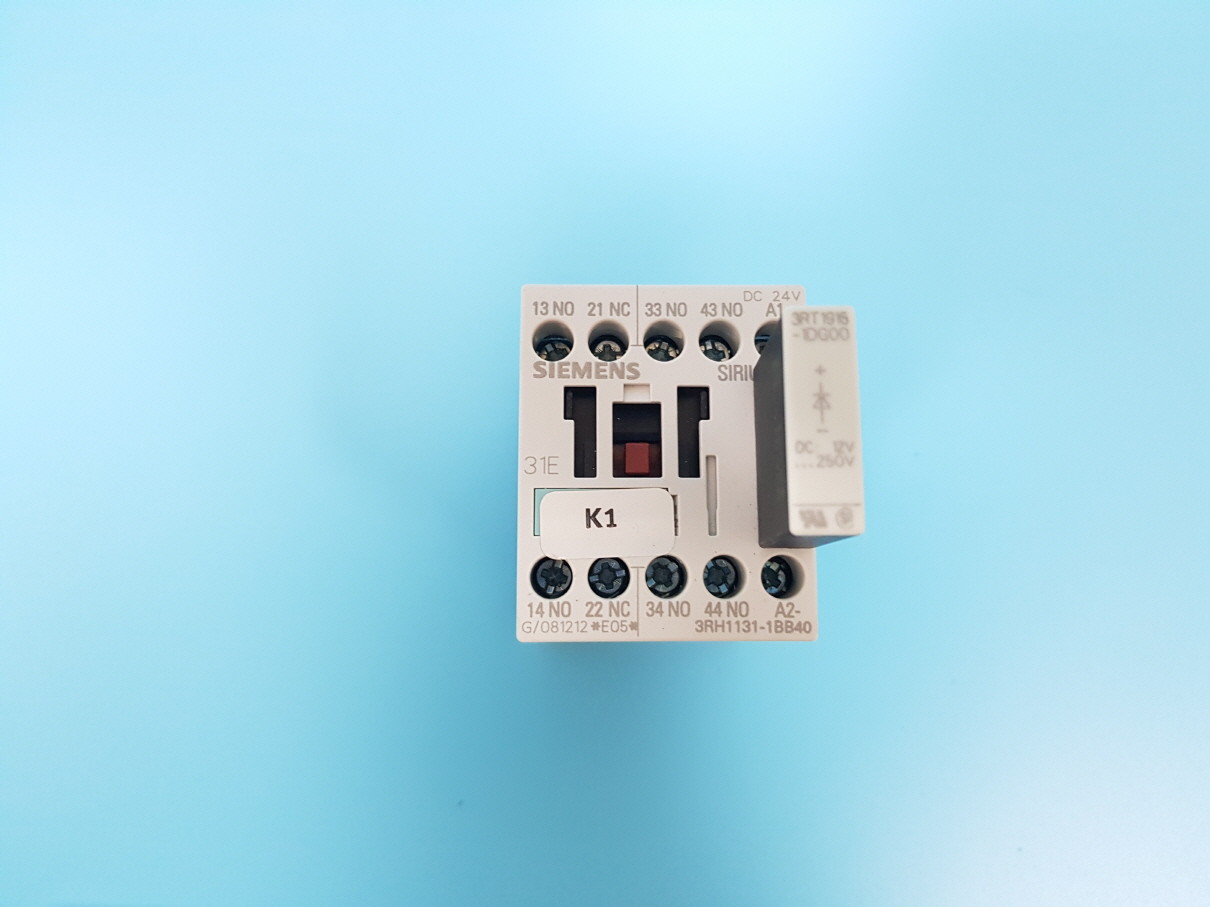 Siemens AUXILIARY CONTACT IEC/EN 60947-5-1 | eBay