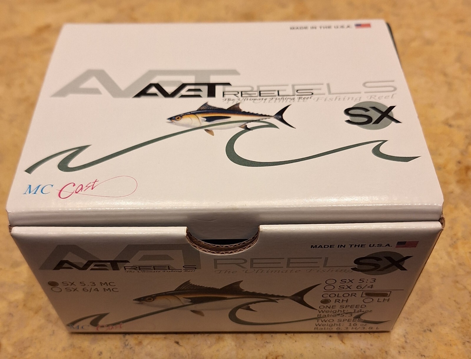 AVET SX 5.3:1 MC fishing reel -New In Box - Gold