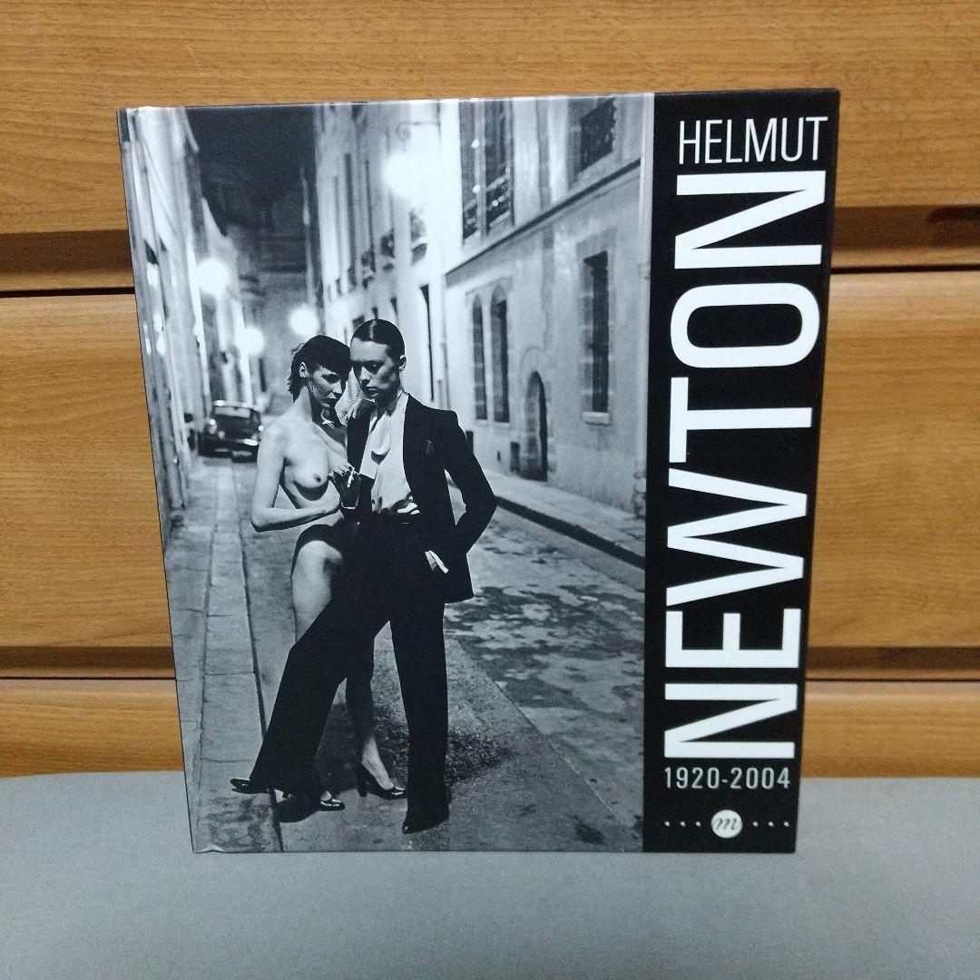 HELMUT NEWTON 1920-2004　洋書　【b4】 HELMUT NEWTON 1920-2004洋書【b4】