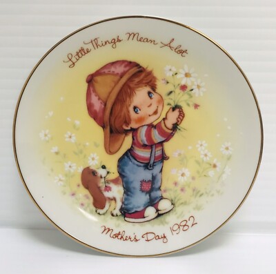 Avon 1982  Little Things Mean A Lot  Mother's Day Porcelain Plate 22k Gold Trim 