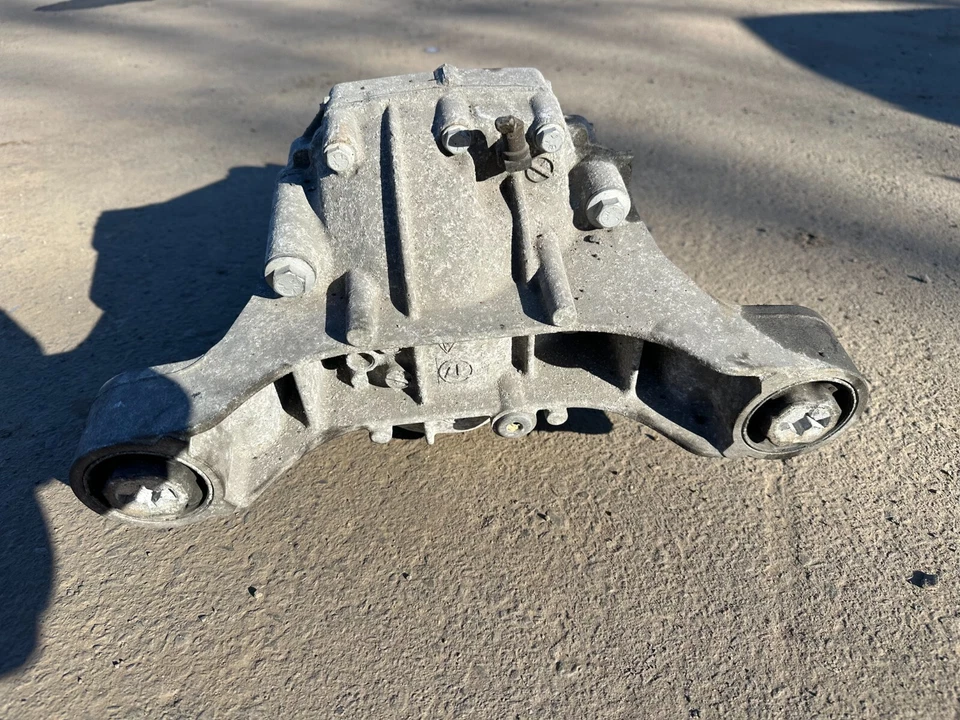 VOLKSWAGEN TOUAREG 2011-2014 3,0 L d AWD eje diferencial trasero portador OEM Foto 2 de 4