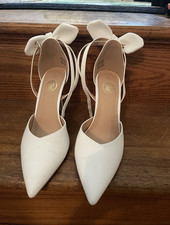 Trotters Women s White DOrsay Pointed Toe Sti...