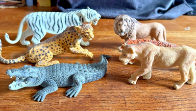 6 x hochwertige Vintage Kunststoff Tiere Löwen Tiger teils schleich / Made in Germany