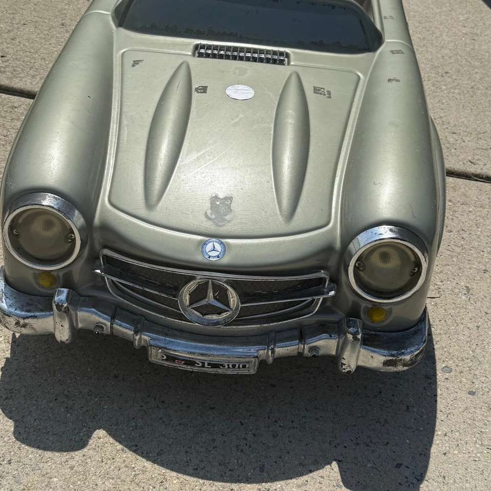 Coche a pedales TT Toys Mercedes Benz 300SL Foto 2 de 4