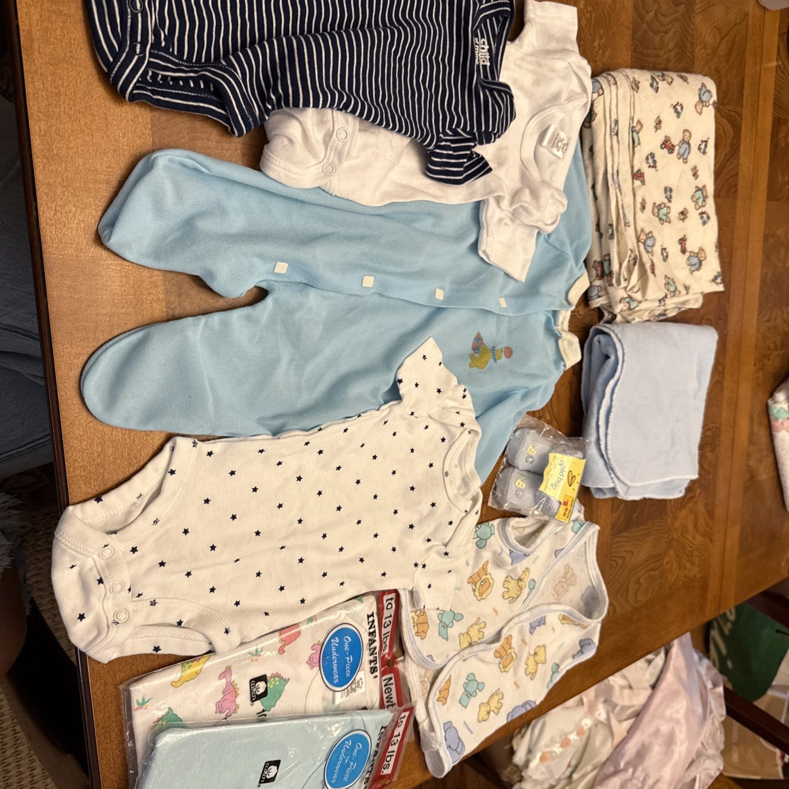Lot Of 8 Baby Clothes 2 Blankets With Shoes Size 0-3 Months Only Worn On Dolls