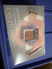 R.E.M. Beauty Yours Truly Makeup Set Eyeshadow, Highlighter Lip Gloss