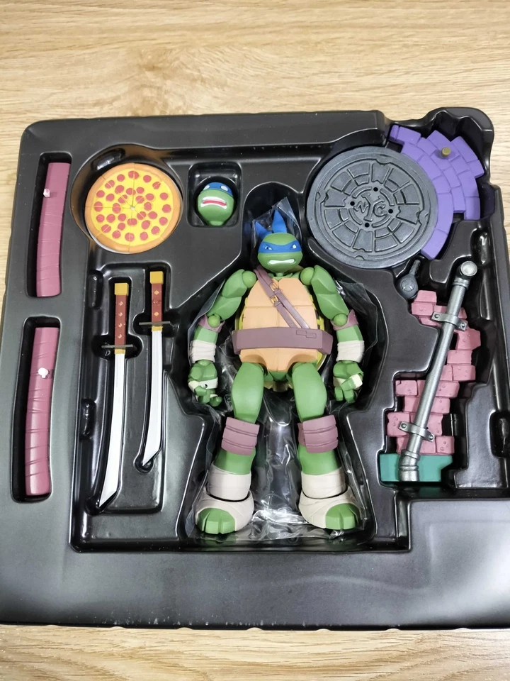Tortugas Ninja Mutantes Revoltech Leonardo Kaiyodo de Japón Foto 4 de 4