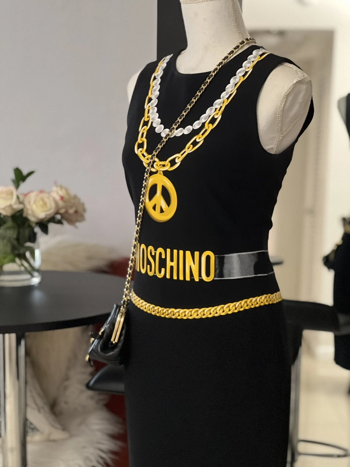 Abito MOSCHINO Couture Catena Collana Logo Nero 40 US 6 Nuovo con etichette $1055