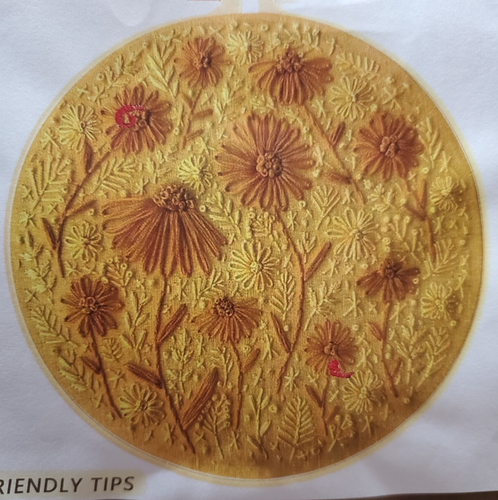 "Gold Daisies" Embroidery Kit with 7" Hoop - 第 1/4 張圖片