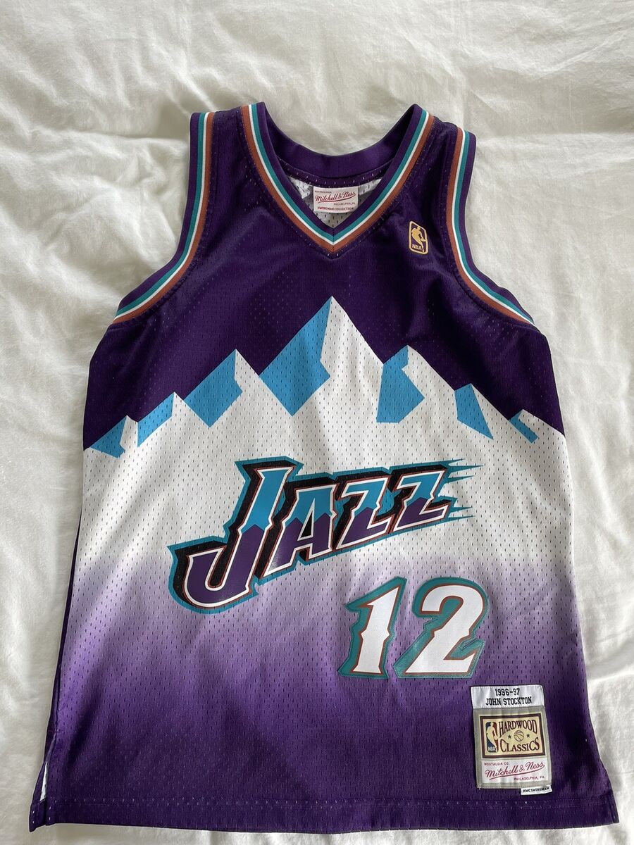Mitchell & Ness NBA Swingman Road Jersey Jazz 96 John Stockton Purple SM : Sports & Outdoors