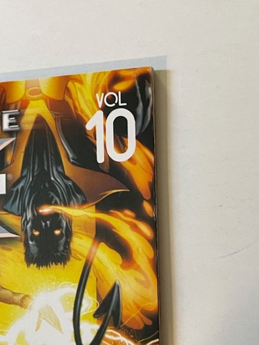 ULTIMATE X-MEN Vol. 10: CRY WOLF (Marvel Comics 2005) 1st Print Graphic Novel - Picture 3 of 7