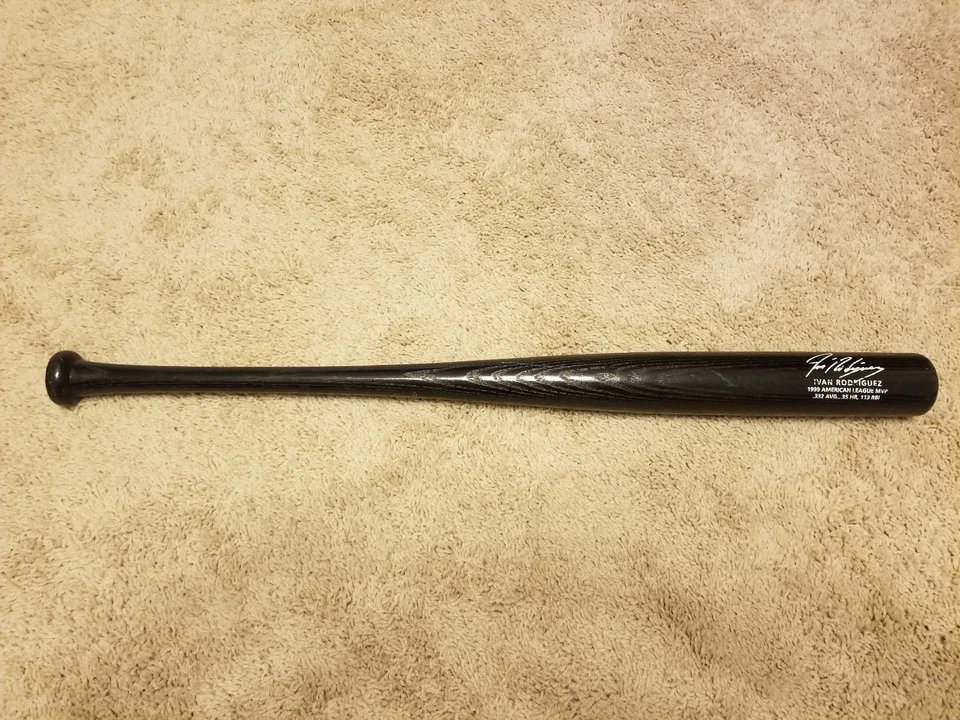Ivan Pudge Rodriguez Louisville Slugger Promotional Bat Texas Rangers AL MVP HTF - Image 4 of 4