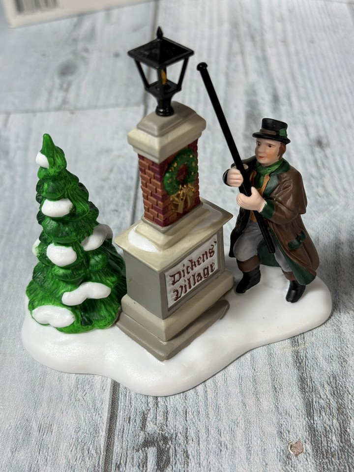 Dept. 56 Heritage Dickens 1995 Ye Olde Lamplighter Dickens Village Sign
