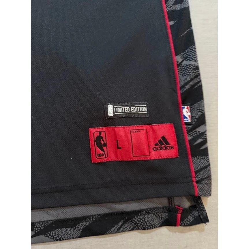 Camiseta Adidas Miami Heat Dwyane Wade 2012 negra roja camuflada edición limitada para hombre L Foto 2 de 4