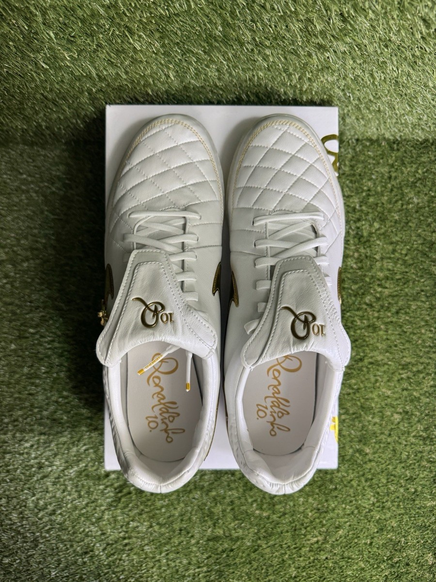 Nike Tiempo Legend Regeneration SE IC Ronaldinho Touch of Gold