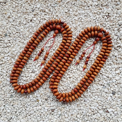Cuentas de oración translúcidas Borneo Rajá Kayu 108 10x16 mm Agathis Alba Mala - Imagen 2 de 12