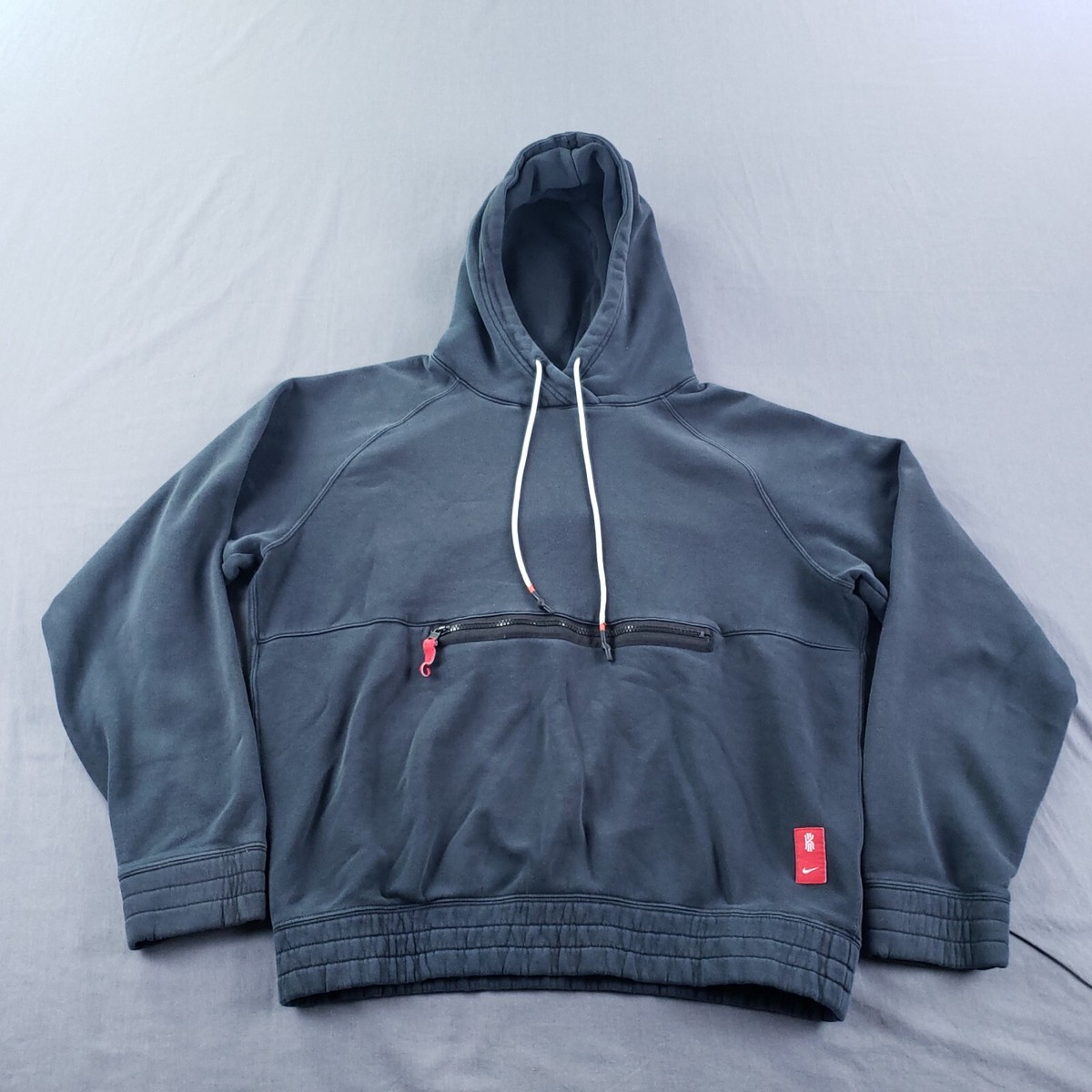 Nike Kyrie Irving Sweater Mens Medium Black Hoodie Kangaroo Pouch