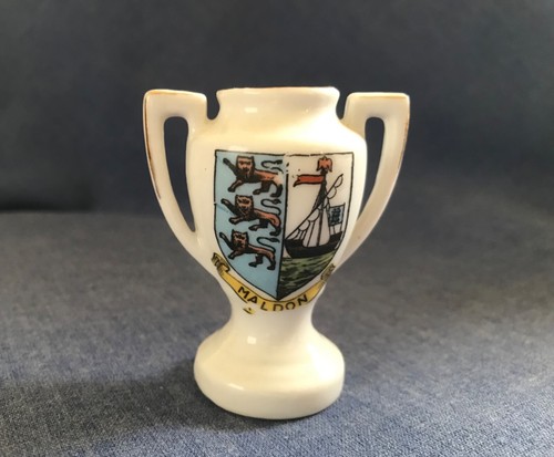 Crested China. Maldon. (C13)