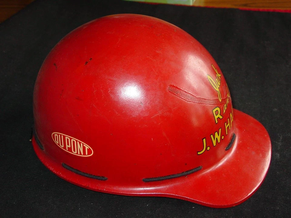 Casco de seguridad de minero de ala frontal de fibra de vidrio MSA Skullgard de 1940 DuPont Foto 3 de 4