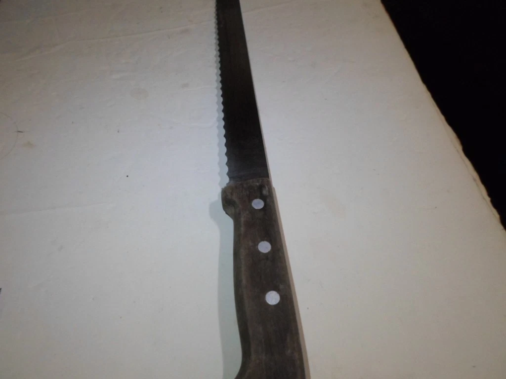 Mundial Round Nose Serrated Bread Knife 4627-10E High Carbon/No Stain 14" Total