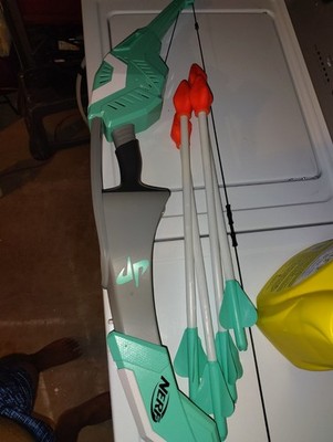 NERF Sports Dude Perfect (C1796) Signature Bow Two Arrow Working Trick Blaster