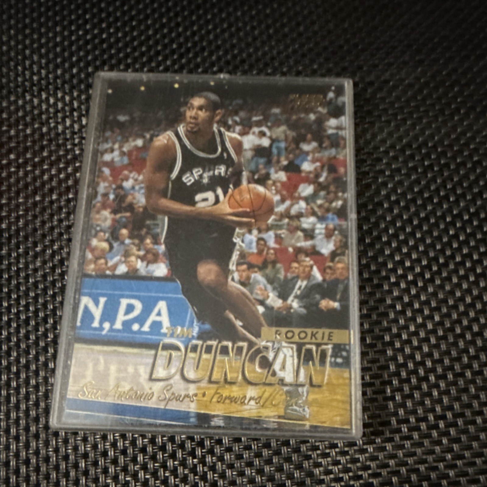 Fleer 1997-98 Tim Duncan #201 San Antonio Spurs Rookie Basketball Trading Card