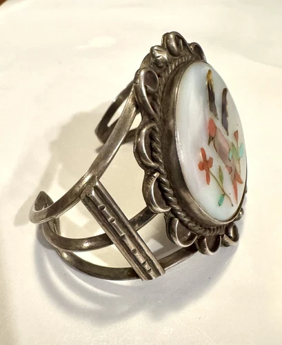 William Tsosie Sterling Native American MOP, Coral Inlay Bird Cuff Bracelet - Picture 2 of 5