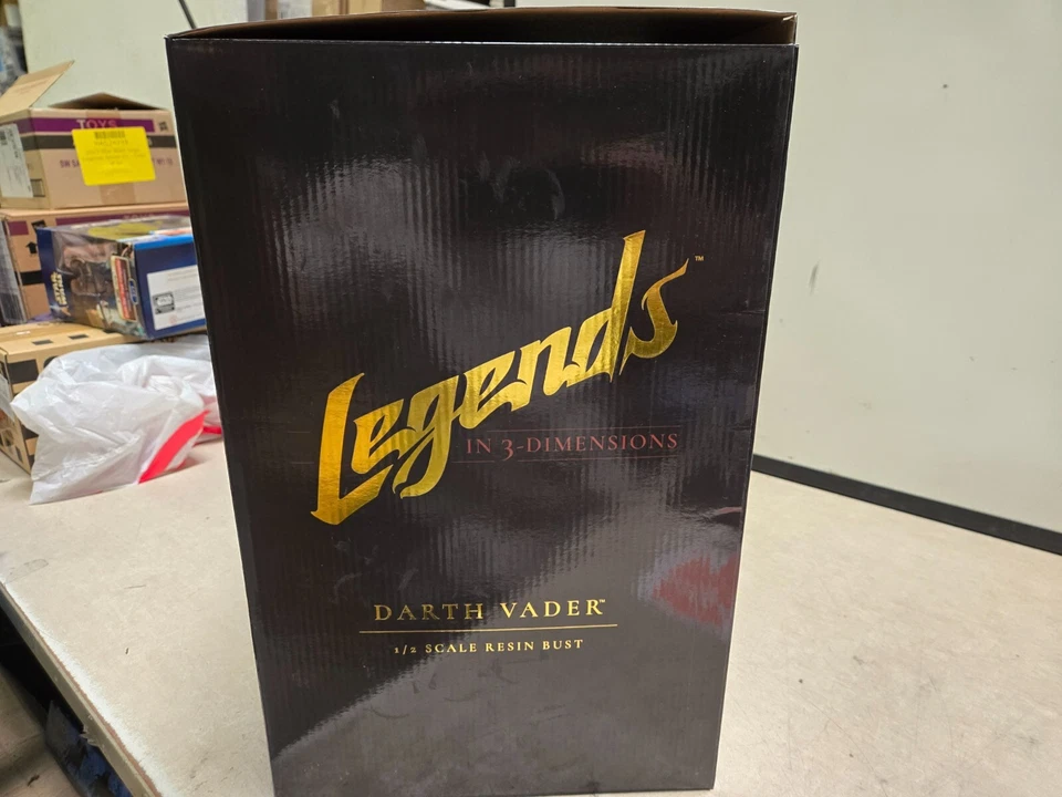 Busto de resina sellado Diamond Select LEGENDS Darth Vader escala 1/2 LMTD/1000 Foto 2 de 4