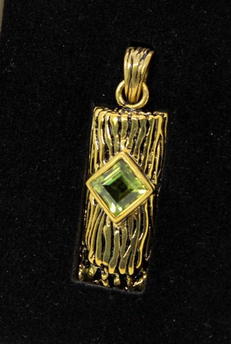 EMERALD Cut PERIDOT CROSS PENDANT FINE BRASS MEN'S BARREL Shape 1.5" Long NEW! - Picture 3 of 10